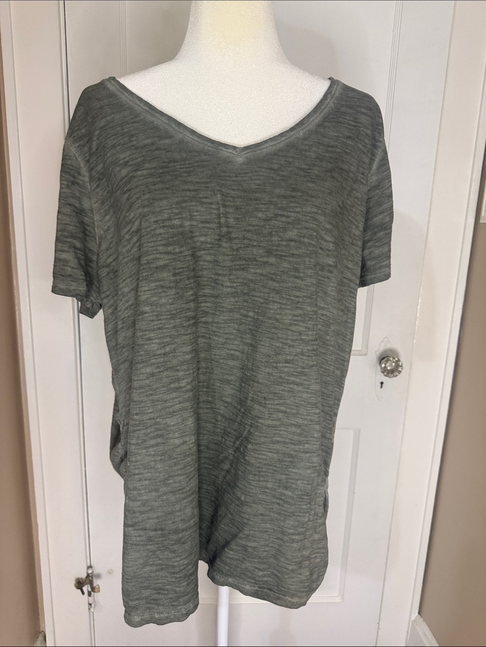 Lane Bryant Olive Heather V-Neck Short Sleeve Tee